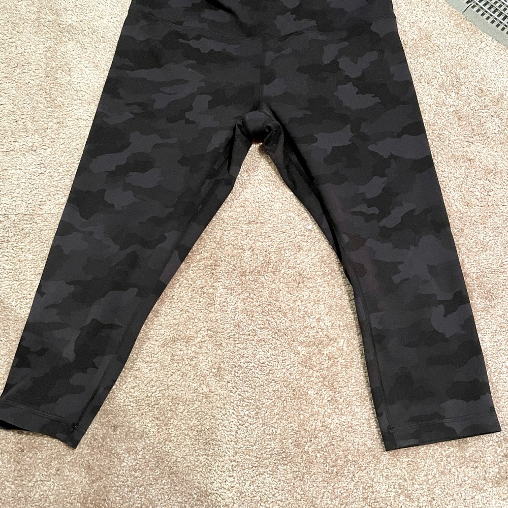 Lululemon crop leggings
